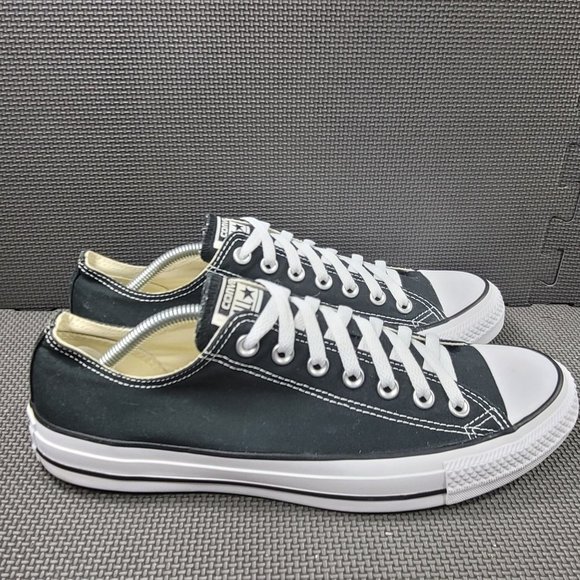 Mens Sz 11 Black Converse Classic Low Top Sneakers